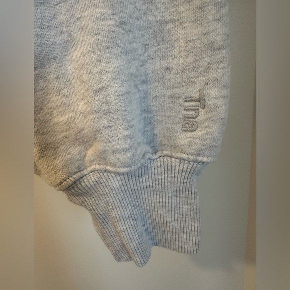 TNA Boyfriend Crew Sweatshirt cropped Small - Picture 2 of 5